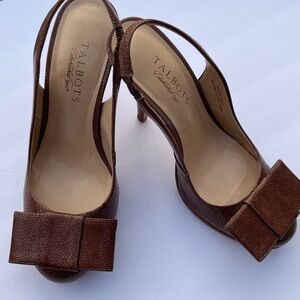TALBOTS  Brown Leather High Heel
Shoes w/ Bow Accent SZ: 7B nwot